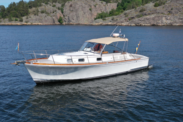 Eastbay 38 Express