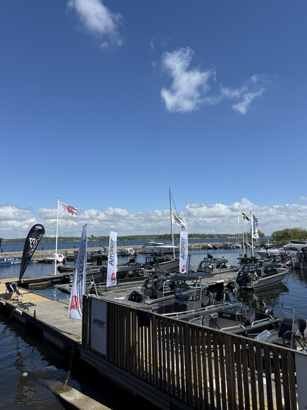 Arronet-i-hamnen Arronet aluminiumbåtar hos Marinmäklarna Nacka Strand